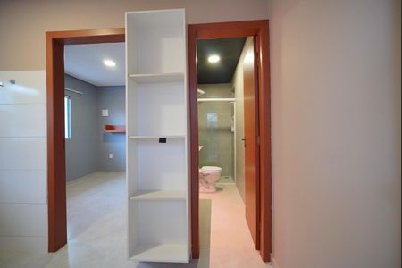 Banheiro de apartamento para alugar com 1 quarto, 35m² em Ingleses do Rio Vermelho, Florianópolis