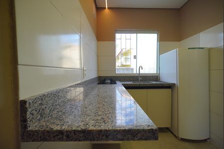 Cozinha de apartamento para alugar com 1 quarto, 35m² em Ingleses do Rio Vermelho, Florianópolis