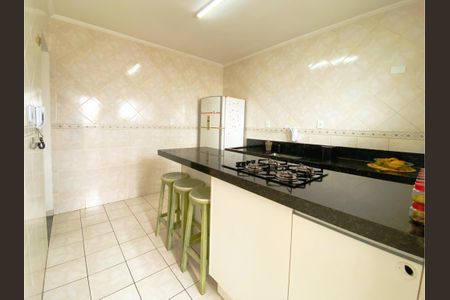 Cozinha de apartamento para alugar com 1 quarto, 70m² em Vila Tupi, Praia Grande
