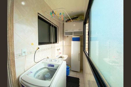 Área de serviço de apartamento para alugar com 1 quarto, 70m² em Vila Tupi, Praia Grande