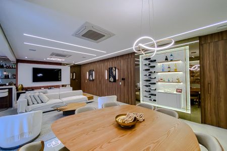 Apartamento à venda com 308m², 4 quartos e 4 vagasSala