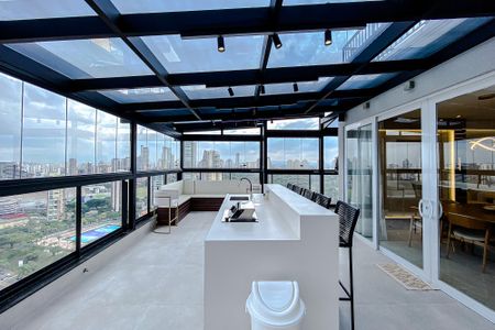 Apartamento à venda com 308m², 4 quartos e 4 vagasVaranda