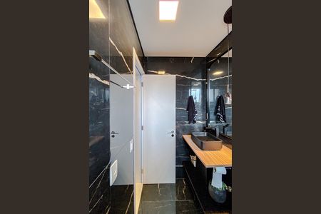 Apartamento à venda com 308m², 4 quartos e 4 vagasBanheiro da Suíte 1