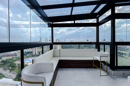 Apartamento à venda com 308m², 4 quartos e 4 vagasVaranda