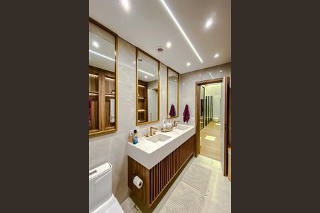 Apartamento à venda com 308m², 4 quartos e 4 vagasBanheiro da Suíte 2