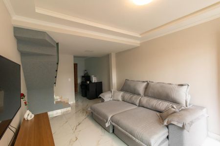 Casa para alugar com 70m², 2 quartos e 1 vaga Casa para alugar com 70m², 2 quartos e 1 vagaSala