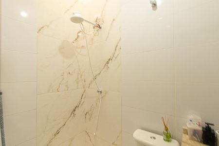 Casa para alugar com 70m², 2 quartos e 1 vaga Casa para alugar com 70m², 2 quartos e 1 vagaBanheiro Social