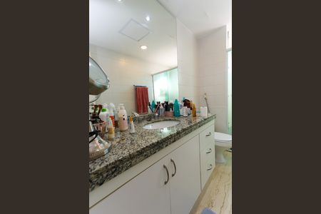 Apartamento à venda com 118m², 3 quartos e 2 vagasBanheiro da Suíte 3