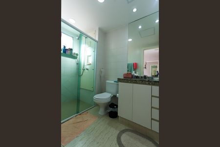 Apartamento à venda com 118m², 3 quartos e 2 vagasBanheiro da Suíte 2