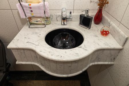 Casa à venda com 263m², 4 quartos e 8 vagasBanheiro 3 - Lavabo