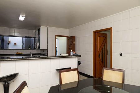 Casa à venda com 263m², 4 quartos e 8 vagasCozinha