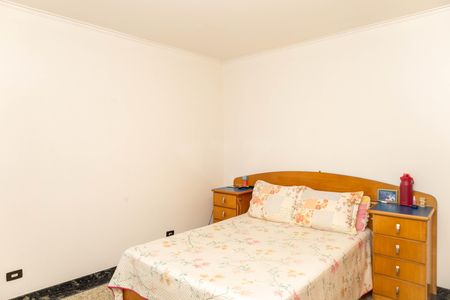 Casa à venda com 263m², 4 quartos e 8 vagasQuarto - 3 - Suíte