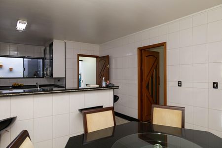 Casa à venda com 263m², 4 quartos e 8 vagasCozinha