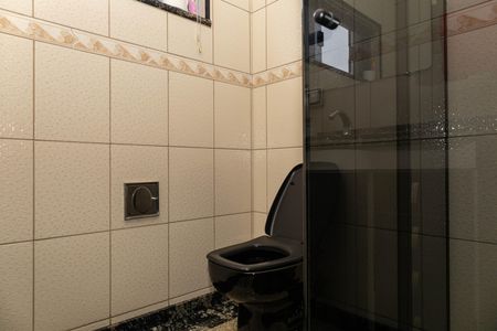 Casa à venda com 263m², 4 quartos e 8 vagasBanheiro 2