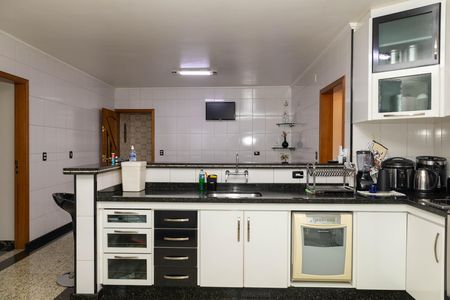 Casa à venda com 263m², 4 quartos e 8 vagasCozinha