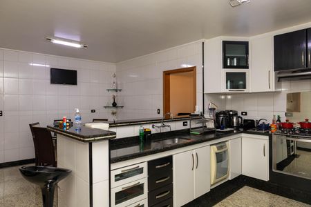 Casa à venda com 263m², 4 quartos e 8 vagasCozinha