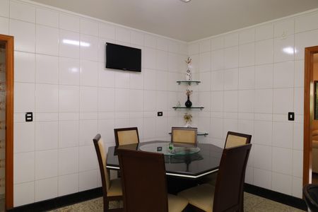 Casa à venda com 263m², 4 quartos e 8 vagasCozinha