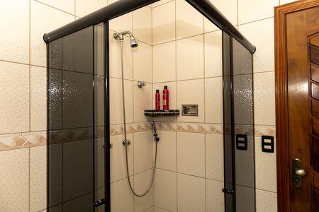 Casa à venda com 263m², 4 quartos e 8 vagasBanheiro 2
