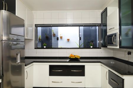 Casa à venda com 263m², 4 quartos e 8 vagasCozinha