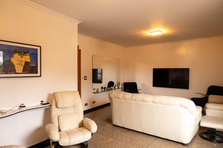 Casa à venda com 263m², 4 quartos e 8 vagasSala