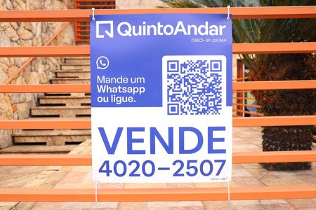 Casa à venda com 263m², 4 quartos e 8 vagasPlaca instalada na fachada do imóvel - Código da placa: WYNY-1468