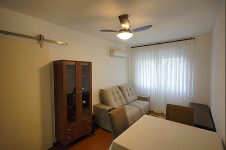 Sala de apartamento à venda com 1 quarto, 50m² em Centro Histórico, Porto Alegre