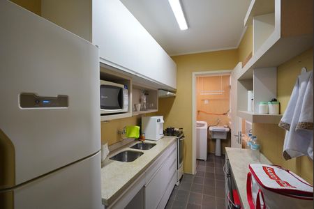 Cozinha de apartamento à venda com 1 quarto, 50m² em Centro Histórico, Porto Alegre