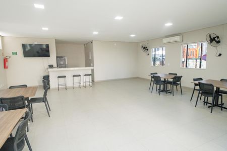 Apartamento para alugar com 55m², 2 quartos e 1 vaga Apartamento para alugar com 55m², 2 quartos e 1 vagaÁrea comum - Salão de festas