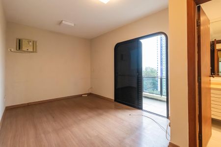 Apartamento à venda com 130m², 3 quartos e 2 vagasSuíte