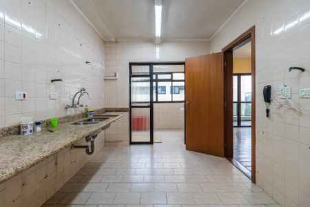 Apartamento à venda com 130m², 3 quartos e 2 vagasCozinha
