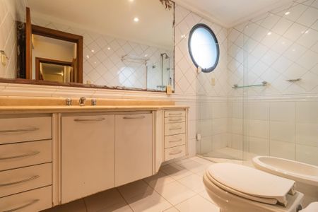 Apartamento à venda com 130m², 3 quartos e 2 vagasBanheiro da Suíte