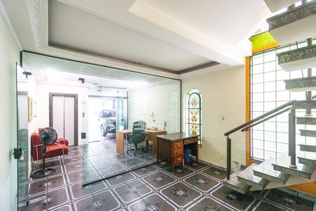 Casa para alugar com 280m², 4 quartos e 2 vagas Casa para alugar com 280m², 4 quartos e 2 vagasSala de jantar