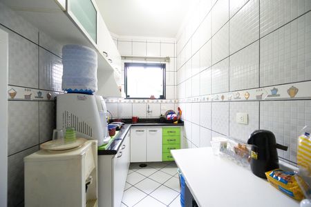 Casa para alugar com 280m², 4 quartos e 2 vagas Casa para alugar com 280m², 4 quartos e 2 vagasCozinha
