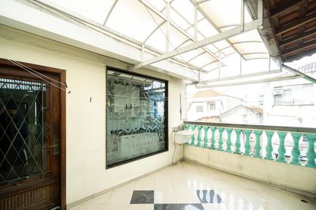 Casa para alugar com 280m², 4 quartos e 2 vagas Casa para alugar com 280m², 4 quartos e 2 vagasTerraço