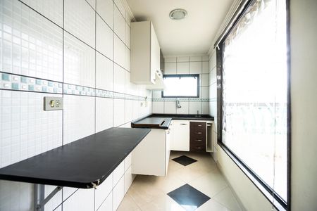 Casa para alugar com 280m², 4 quartos e 2 vagas Casa para alugar com 280m², 4 quartos e 2 vagasCozinha 02