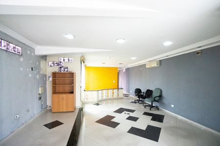 Casa para alugar com 280m², 4 quartos e 2 vagas Casa para alugar com 280m², 4 quartos e 2 vagasSalão