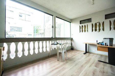 Casa para alugar com 280m², 4 quartos e 2 vagas Casa para alugar com 280m², 4 quartos e 2 vagasTerraço