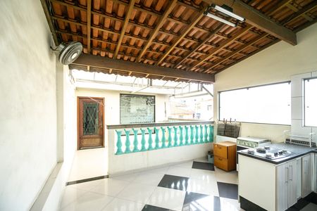 Casa para alugar com 280m², 4 quartos e 2 vagas Casa para alugar com 280m², 4 quartos e 2 vagasTerraço