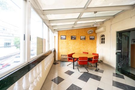 Casa para alugar com 280m², 4 quartos e 2 vagas Casa para alugar com 280m², 4 quartos e 2 vagasTerraço