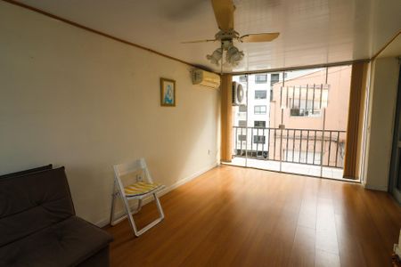 Sala 2 de apartamento à venda com 1 quarto, 75m² em Santana, Porto Alegre