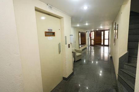 Apartamento à venda com 75m², 1 quarto e sem vaga Apartamento à venda com 75m², 1 quarto e sem vagaÁrea comum - Hall de entrada