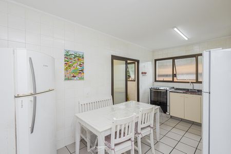 Apartamento para alugar com 180m², 4 quartos e 2 vagas Apartamento para alugar com 180m², 4 quartos e 2 vagasCozinha