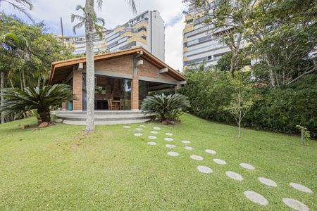 Apartamento para alugar com 180m², 4 quartos e 2 vagas Apartamento para alugar com 180m², 4 quartos e 2 vagasÁrea externa