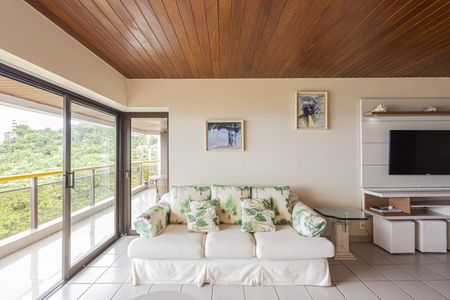 Apartamento para alugar com 180m², 4 quartos e 2 vagas Apartamento para alugar com 180m², 4 quartos e 2 vagasSala