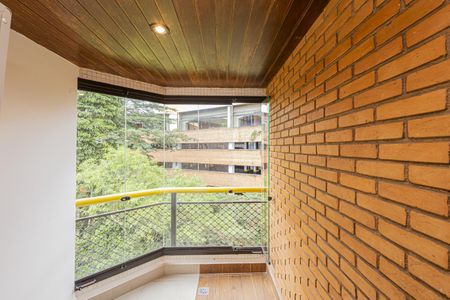 Apartamento para alugar com 180m², 4 quartos e 2 vagas Apartamento para alugar com 180m², 4 quartos e 2 vagasVaranda