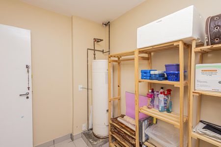 Apartamento para alugar com 180m², 4 quartos e 2 vagas Apartamento para alugar com 180m², 4 quartos e 2 vagasÁrea de Serviço