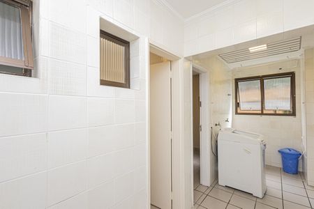Apartamento para alugar com 180m², 4 quartos e 2 vagas Apartamento para alugar com 180m², 4 quartos e 2 vagasÁrea de Serviço