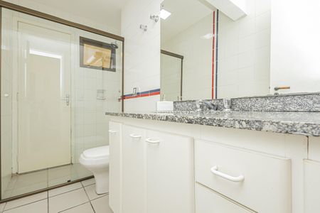 Apartamento para alugar com 180m², 4 quartos e 2 vagas Apartamento para alugar com 180m², 4 quartos e 2 vagasBanheiro