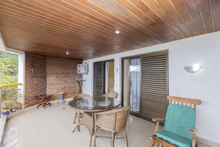 Apartamento para alugar com 180m², 4 quartos e 2 vagas Apartamento para alugar com 180m², 4 quartos e 2 vagasVaranda