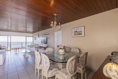 Apartamento para alugar com 180m², 4 quartos e 2 vagas Apartamento para alugar com 180m², 4 quartos e 2 vagasSala